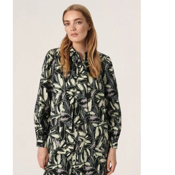 81- 🇩🇰 175$ Soaked in Luxury Frankie Dress - Picture 2 of 4